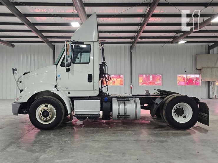 2017-international-transtar-8600-image-5