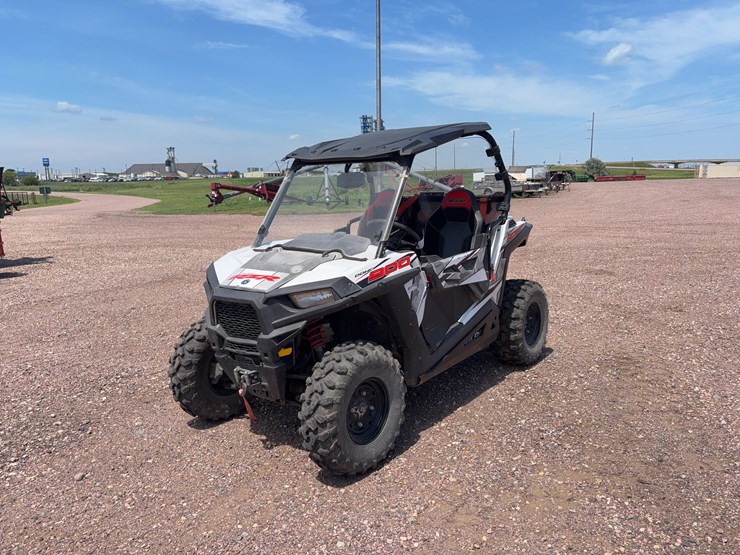 polaris-rzr-900-image-1