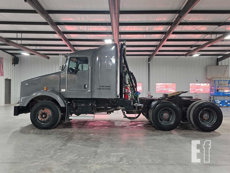 2005-kenworth-t800-image-5