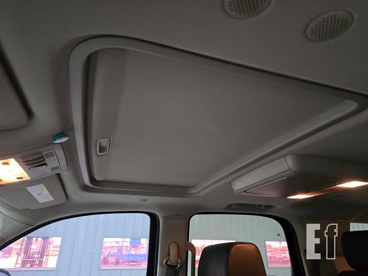 2013-cadillac-escalade-image-15