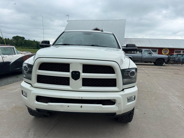 2016-dodge-ram-2500-image-4