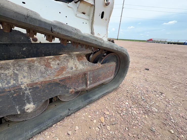 2017-bobcat-t650-image-28