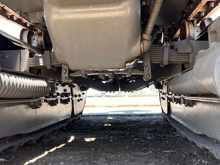 caterpillar-twenty-image-33