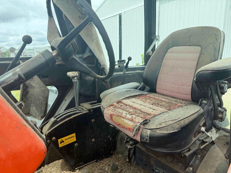 allis-chalmers-7080-tractor-image-12
