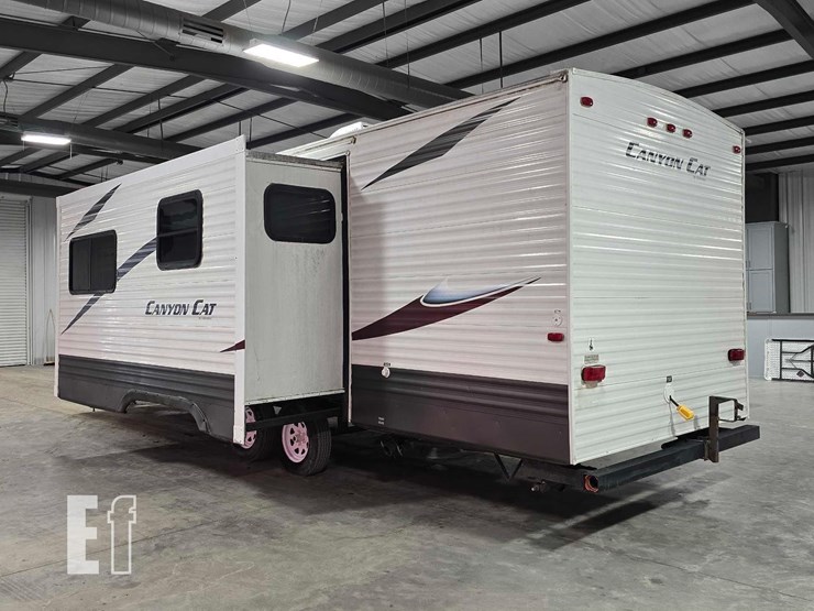 2014-palomino-canyon-cat-27rbsc-image-4