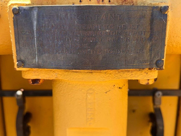 caterpillar-thirty-image-11