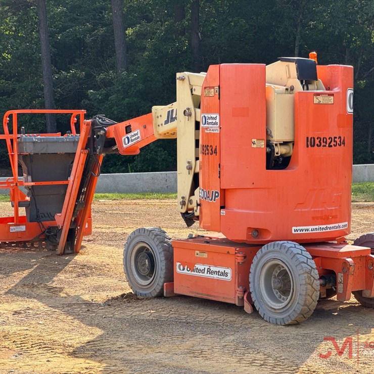2015 JLG E300AJP