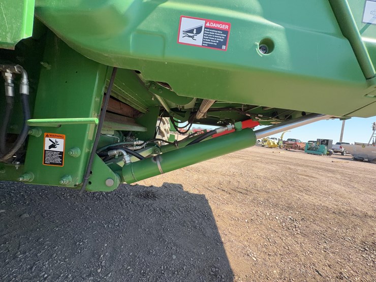 2015-john-deere-s680-image-12
