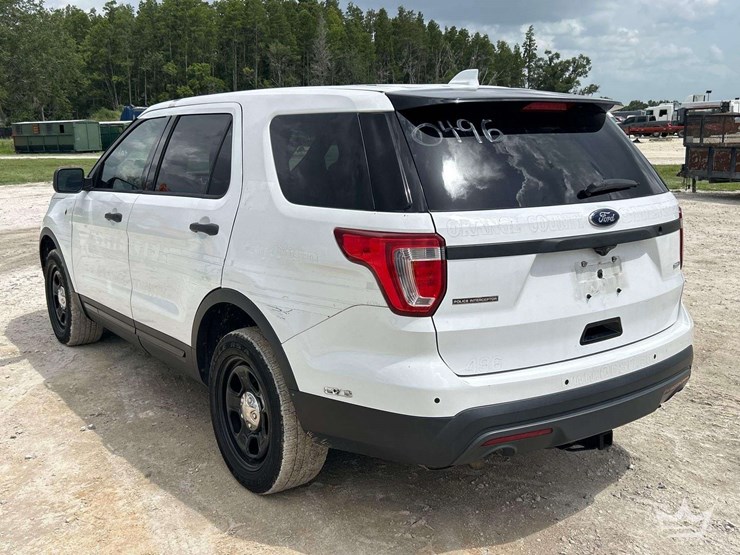 2016-ford-explorer-image-4