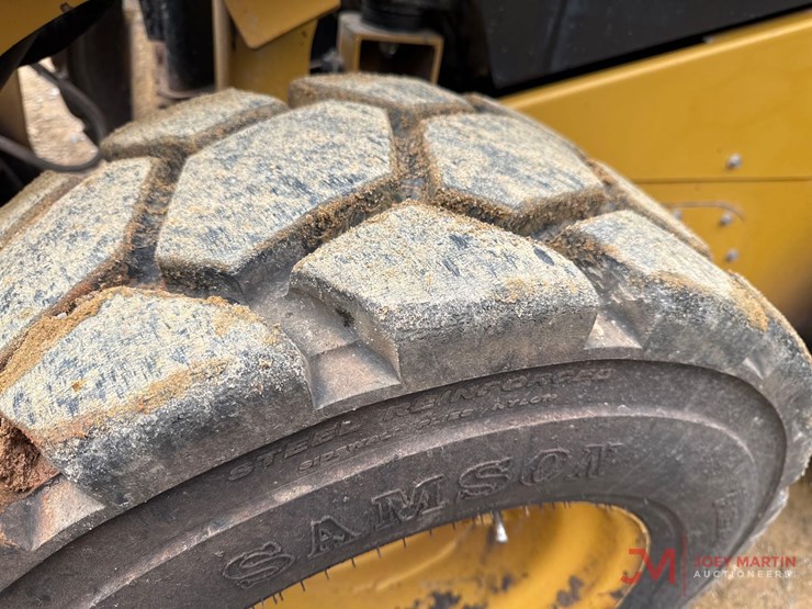 2020-caterpillar-262d3-image-7