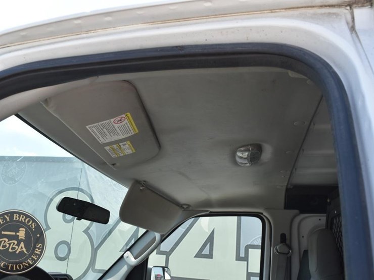 2014-ford-e250-image-14