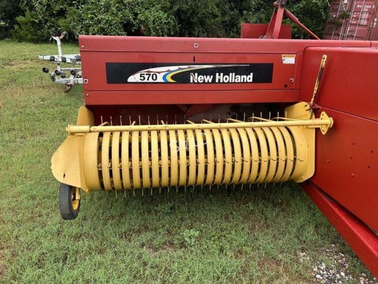 new-holland-570-image-10