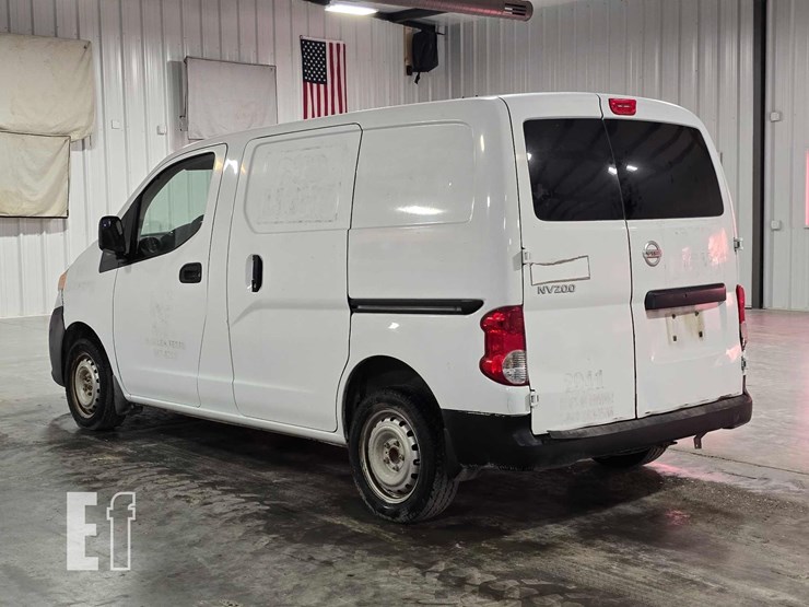 2015-nissan-nv200-image-4