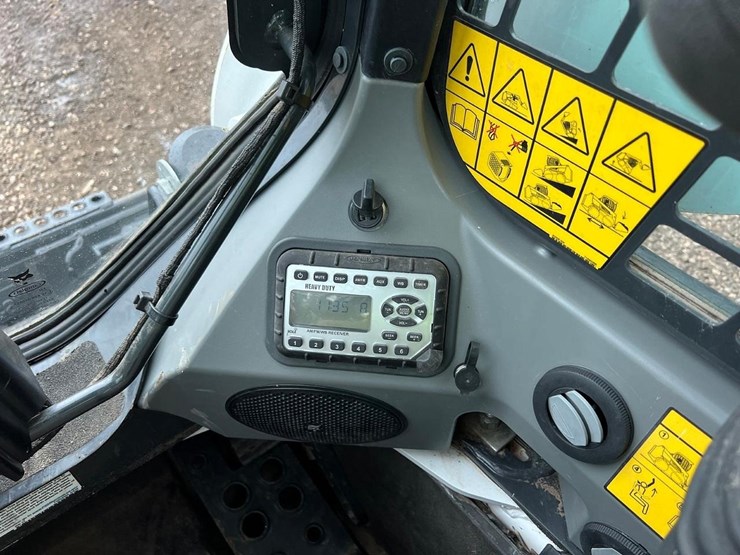 2023-bobcat-t770-image-22