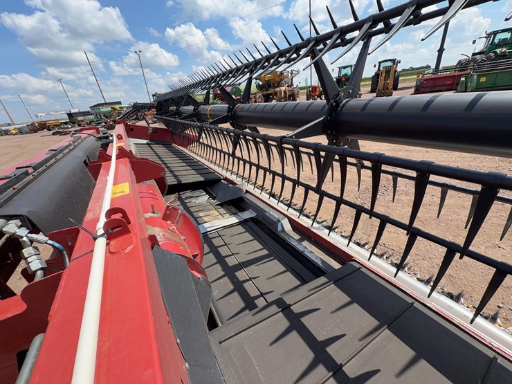 2014-case-ih-3162-image-18