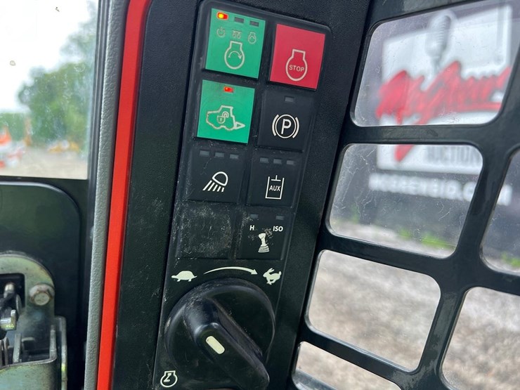2020-bobcat-s76-image-24