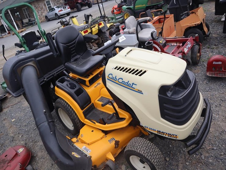 cub-cadet-gt2550-image-1