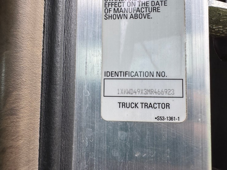2021-kenworth-w900l-image-62