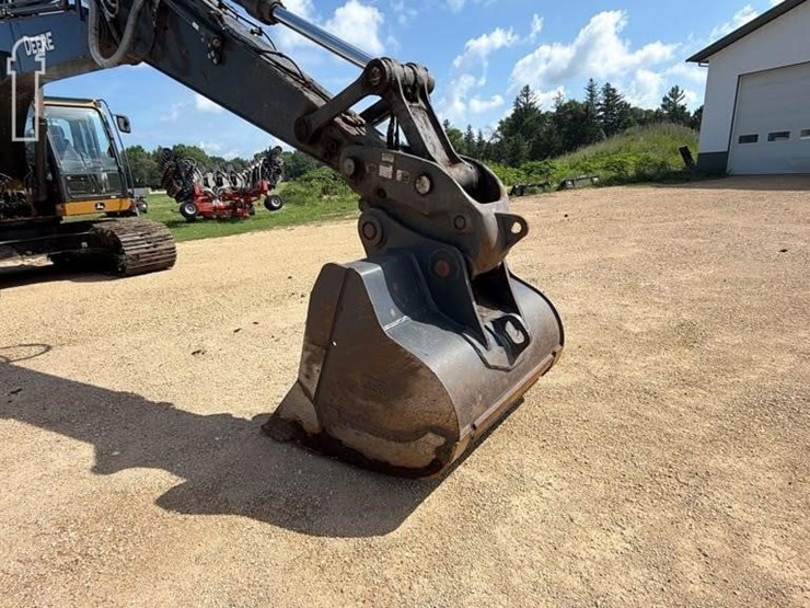 2023-deere-210-p-tier-image-8