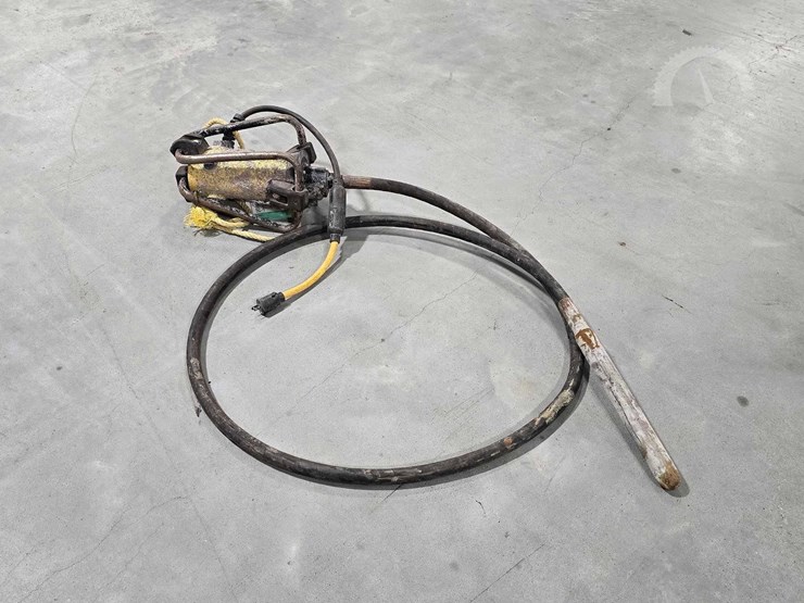oztec-2.4-oz-concrete-vibrator-image-1