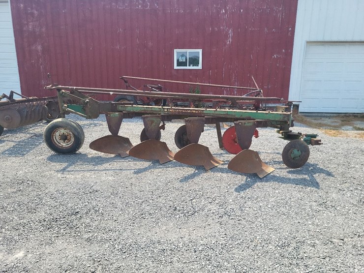 oliver-545-in-furrow--4-bottom-moldboard-plow-w/coulters-image-2