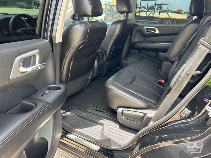 2013-nissan-pathfinder-image-22