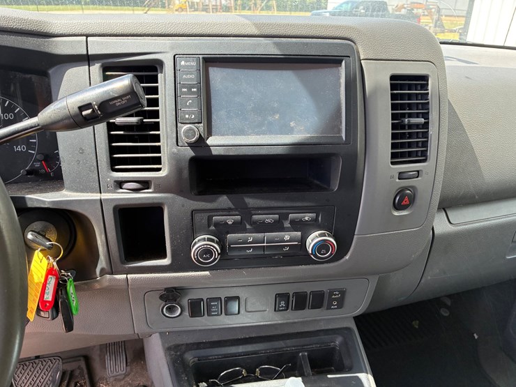 2020-nissan-nv2500-image-7