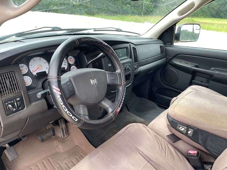 2004-dodge-ram-2500-image-11