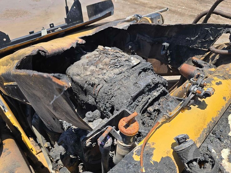 2018-caterpillar-420f2-it-image-14