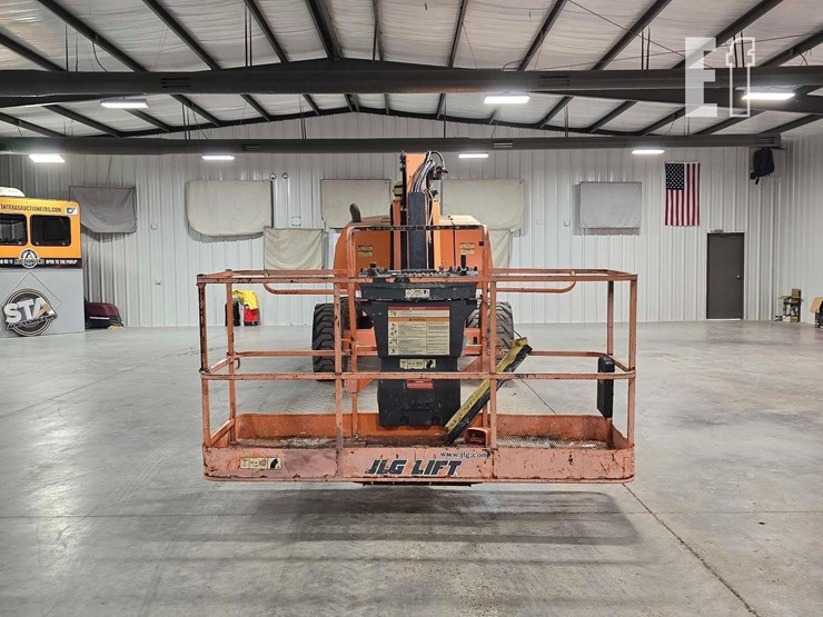 2016-jlg-800aj-image-7
