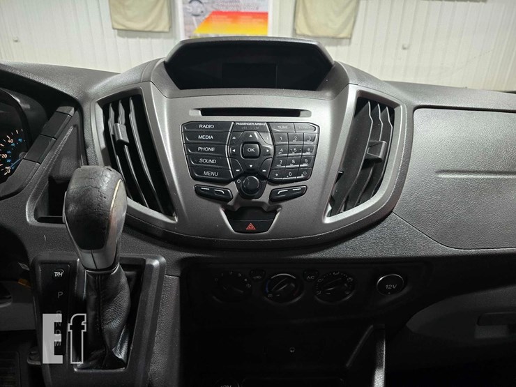 2015-ford-transit-image-15