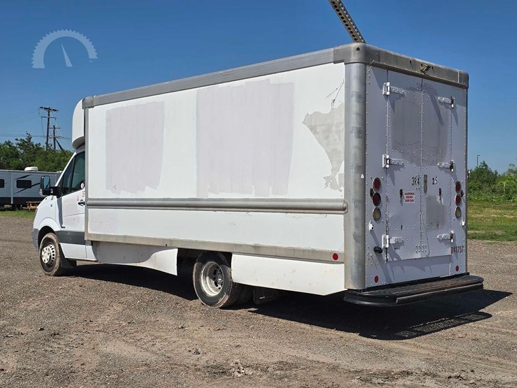 2009-freightliner-sprinter-3500-image-4