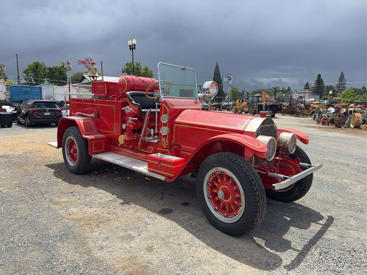 american-lafrance-fire-truck-image-7