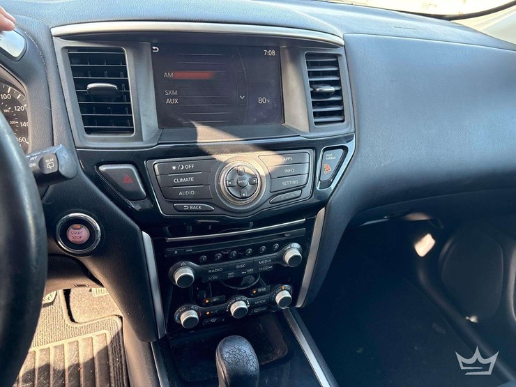 2017-nissan-pathfinder-image-14