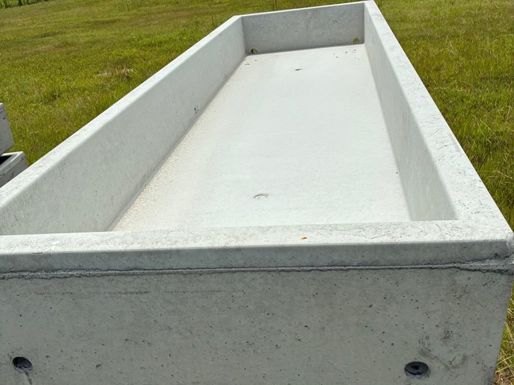 #20269-•-feed-troughs-image-3