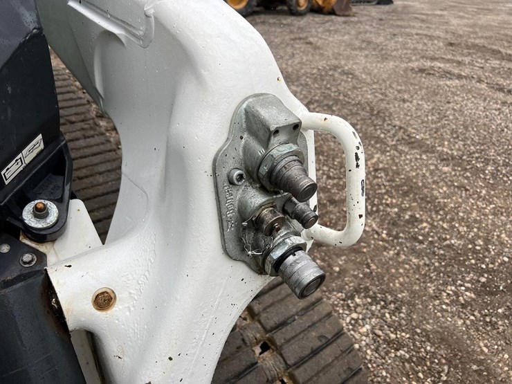2023-bobcat-t76-image-12