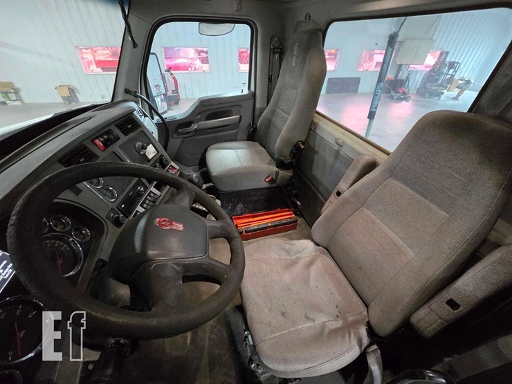 2015-kenworth-t680-image-8