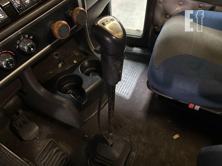 2011-kenworth-t660-image-22