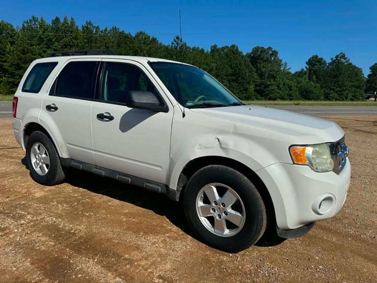 2010-ford-escape-image-5