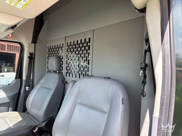 2017-ford-transit-image-33