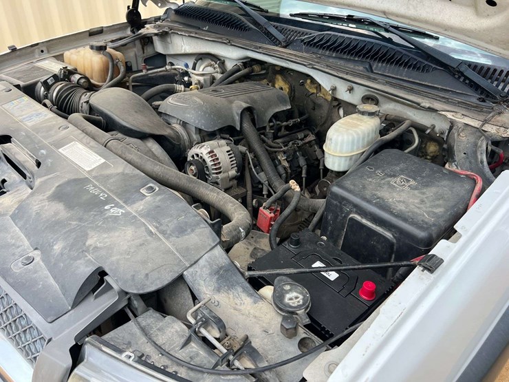 2004-chevrolet-silverado-2500-image-15