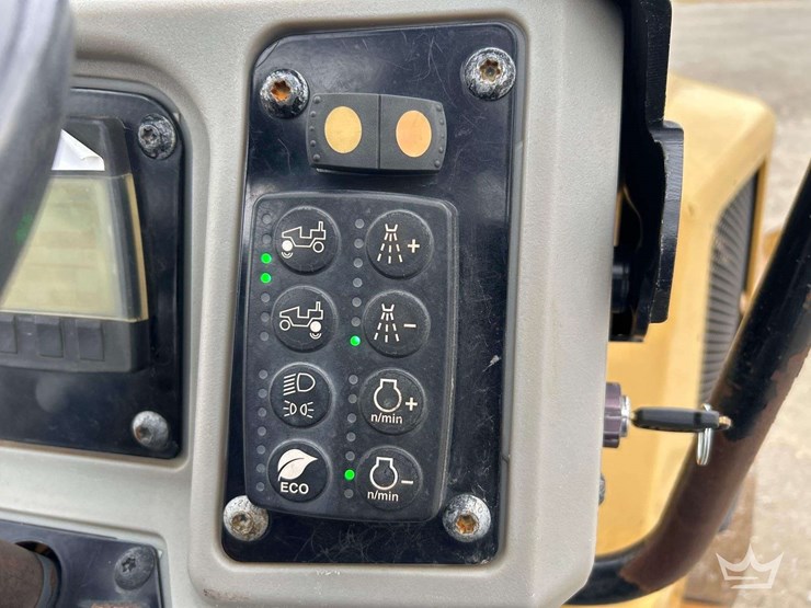 2014-caterpillar-cb34-image-14