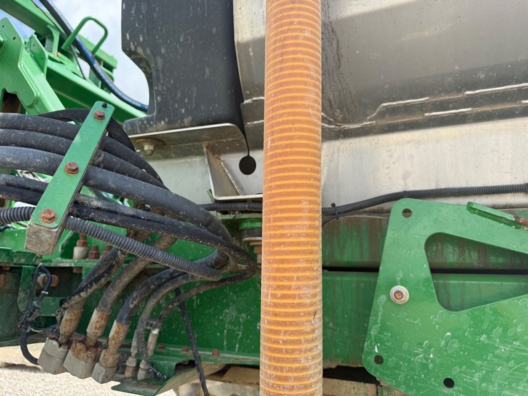 2016-john-deere-r4038-image-60