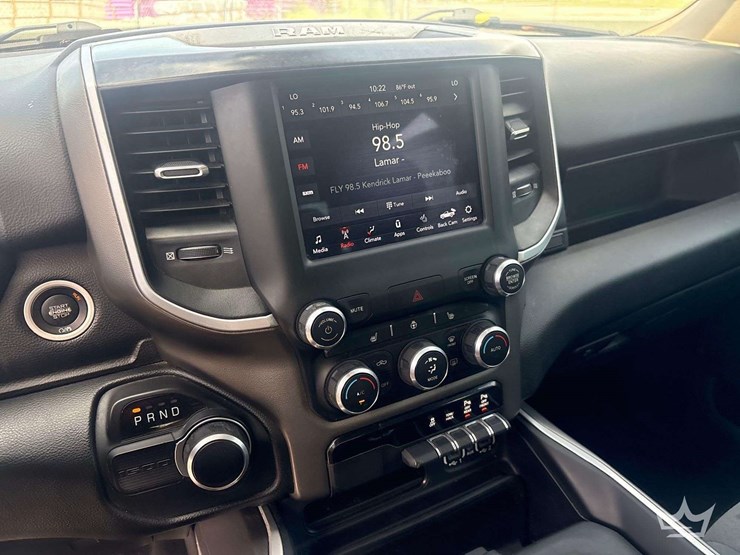 2020-dodge-1500-image-17