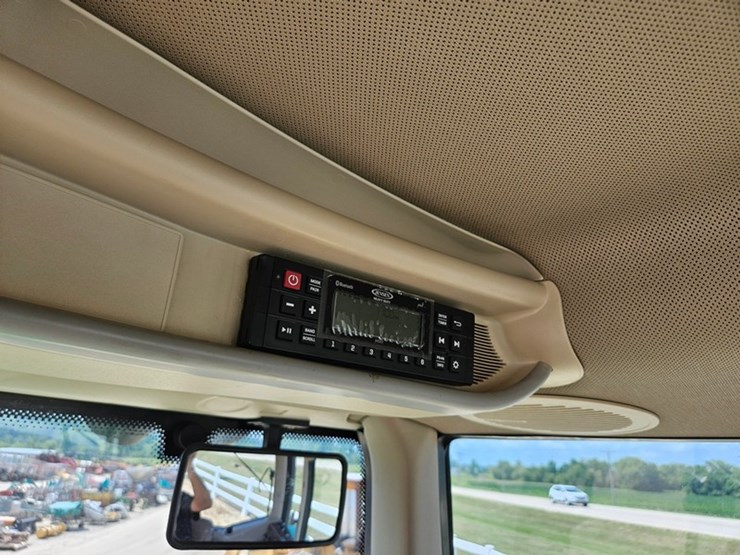john-deere-6420-image-51