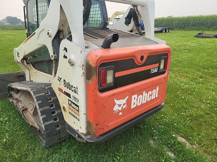 2016-bobcat-t590-skid-loader-image-17
