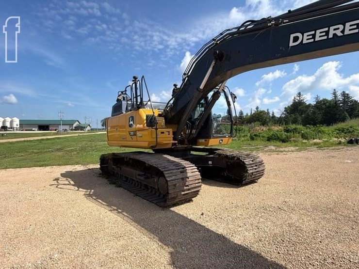 2023-deere-210-p-tier-image-7
