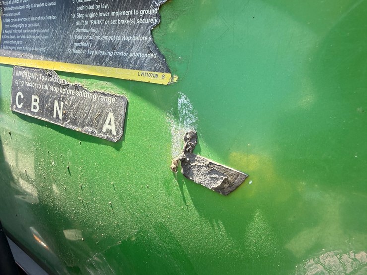 2000-john-deere-4200-image-31