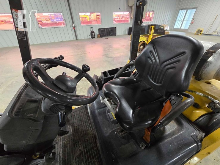 2020-caterpillar-gp25n-image-13