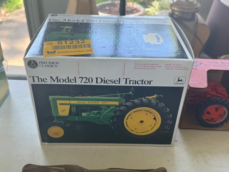 john-deere-720-image-1